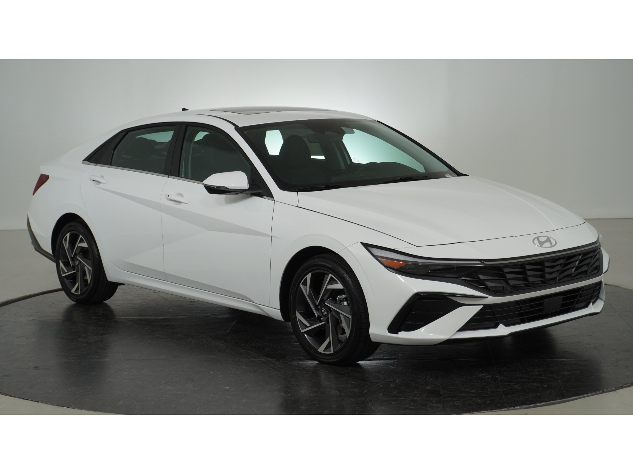 New 2026 Hyundai Elantra Limited FWD image 1