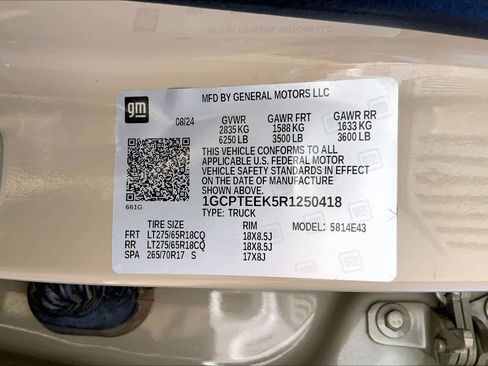 Used 2024 Chevrolet Colorado Trail Boss w/ Technology Package AWD/4WD image 36