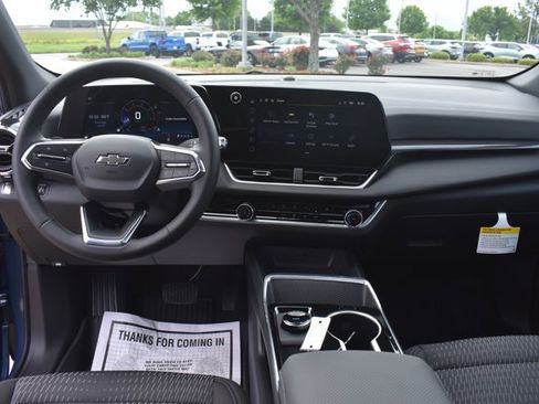 New 2026 Chevrolet Equinox LT FWD image 18