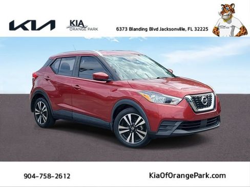 Used 2020 Nissan Kicks SV FWD image 1