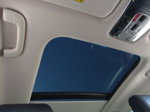 Used 2024 Genesis GV70 2.5T w/ Advanced Package image 8