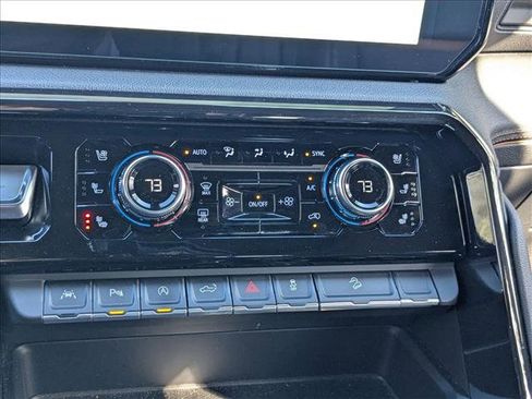 Used 2023 GMC Sierra 1500 AT4 w/ Technology Package image 8