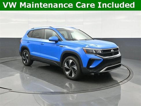 Used 2024 Volkswagen Taos SE image 1
