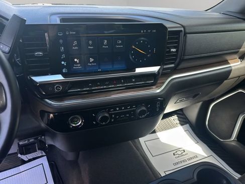 Used 2023 Chevrolet Silverado 1500 LT AWD/4WD image 17