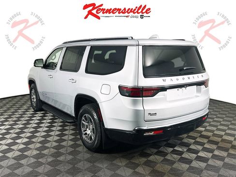 Used 2023 Jeep Wagoneer 2WD image 5