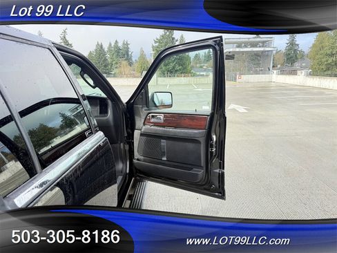 Used 2016 Lincoln Navigator L Reserve image 26
