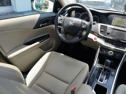 Used 2015 Honda Accord Touring image 24