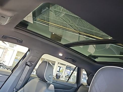 New 2026 Volkswagen Atlas Cross Sport SEL Premium R-Line image 29