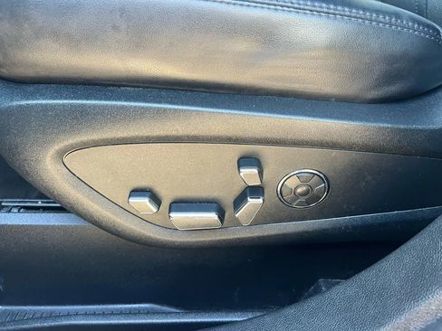 Used 2017 Lincoln MKX Reserve w/ Luxury Package image 16