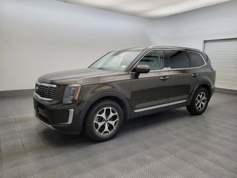 Used 2020 Kia Telluride EX FWD image 2