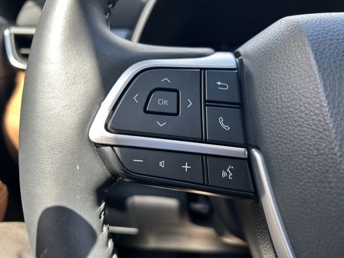 Certified 2024 Toyota Highlander Platinum AWD/4WD image 25