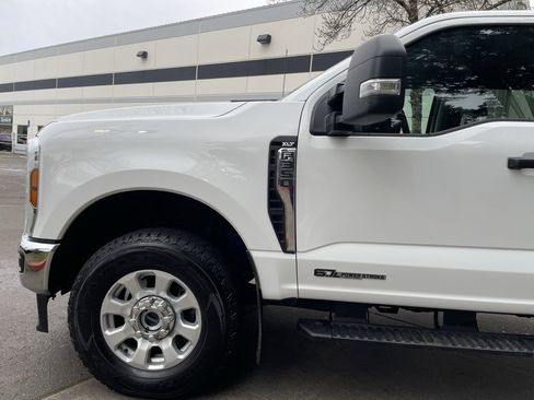 Used 2024 Ford F350 XLT w/ FX4 Off-Road Package image 7