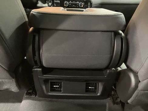 Used 2024 Chevrolet Silverado 2500 LT image 25