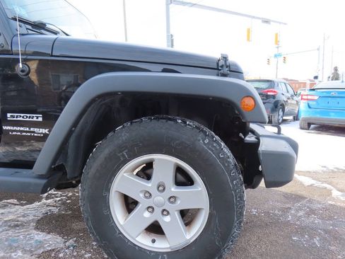Used 2018 Jeep Wrangler Unlimited Sport S AWD/4WD image 19