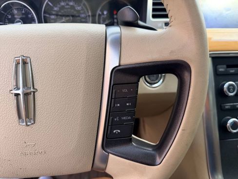 Used 2012 Lincoln MKS AWD image 16