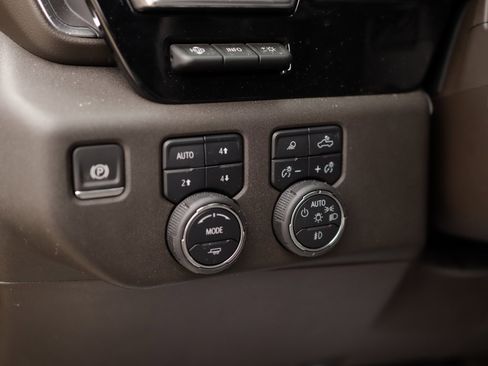 Used 2024 Chevrolet Silverado 1500 LTZ image 11