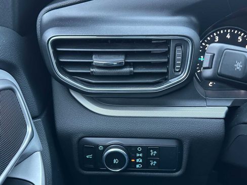 Used 2024 Ford Explorer XLT w/ Equipment Group 202A image 36