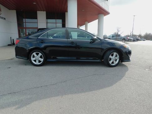 Used 2012 Toyota Camry SE image 9