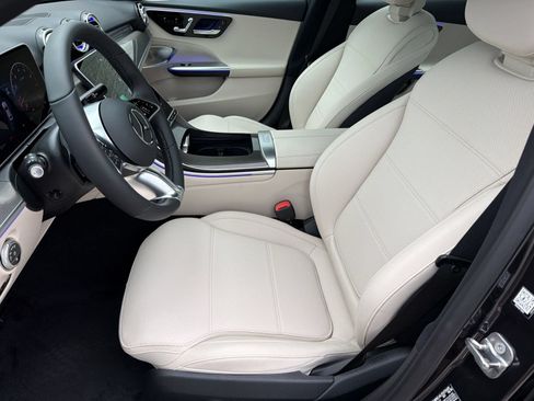 Used 2026 Mercedes-Benz C 300 4MATIC Sedan image 5