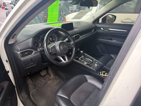 Used 2020 MAZDA CX-5 Touring image 11
