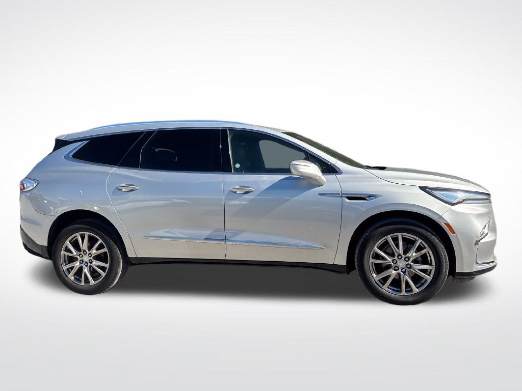 Used 2022 Buick Enclave Premium FWD image 7
