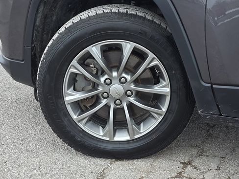 Certified 2020 Jeep Cherokee Latitude Plus image 10