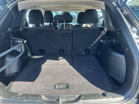 Used 2017 Jeep Cherokee Latitude FWD image 23