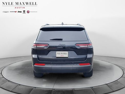 Used 2021 Jeep Grand Cherokee L Laredo image 13