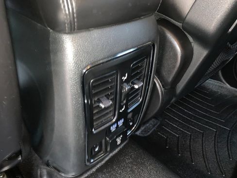 Used 2016 Dodge Durango Limited w/ Nav & Power Liftgate Group AWD/4WD image 26