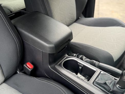 Used 2022 Toyota Tacoma TRD Off-Road image 54