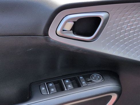 Certified 2024 Kia Soul LX FWD image 24