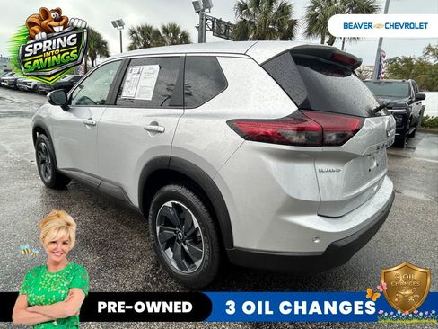 Used 2025 Nissan Rogue SV image 5