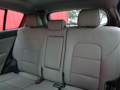 Used 2017 Kia Sportage EX w/ EX Premium Package FWD image 9
