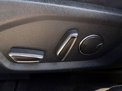 Used 2019 Ford Fusion SE image 26