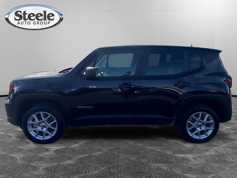 Used 2023 Jeep Renegade Latitude image 2
