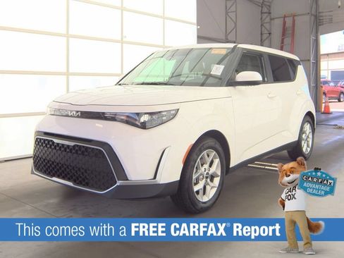 Used 2025 Kia Soul LX w/ LX Technology Package FWD image 2