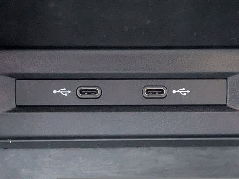 Used 2021 Volkswagen Tiguan SE w/ Panoramic Sunroof Package image 29