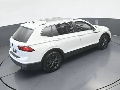 Used 2024 Volkswagen Tiguan SE FWD image 49