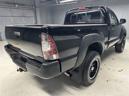 Used 2011 Toyota Tacoma 4x4 Regular Cab image 6