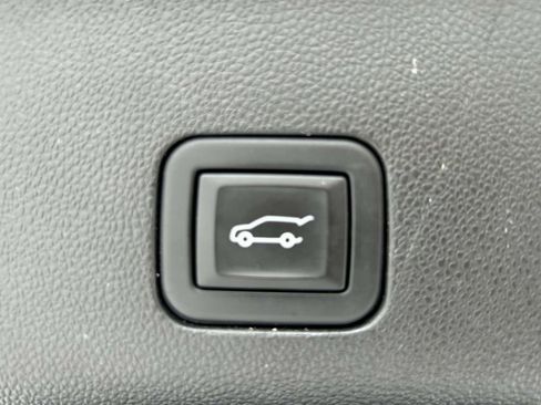 Used 2023 Cadillac Escalade ESV Sport Platinum w/ LPO, ONYX Package AWD/4WD image 11