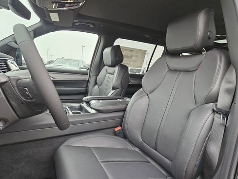 New 2026 Jeep Grand Wagoneer Limited w/ Premium Group II image 12