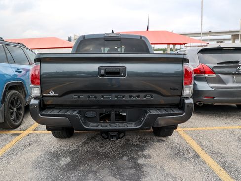 Used 2023 Toyota Tacoma TRD Sport w/ Technology Package AWD/4WD image 9