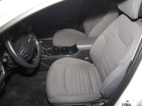 Used 2025 Kia K4 EX FWD image 10