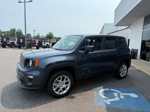 Used 2023 Jeep Renegade Latitude AWD/4WD image 22