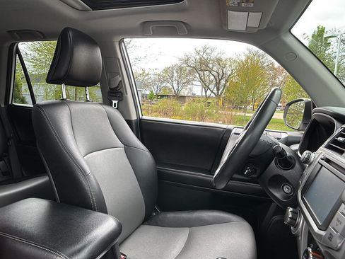 Used 2016 Toyota 4Runner SR5 Premium AWD/4WD image 15