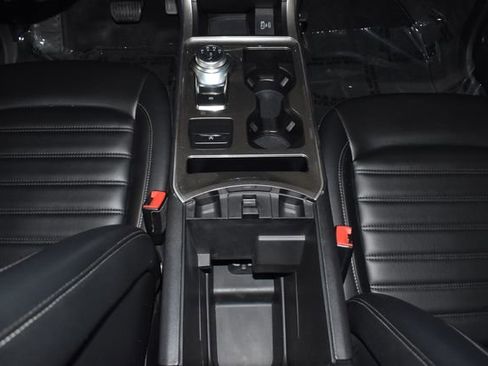 Used 2024 Ford Edge SEL image 21