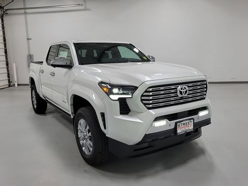 New 2026 Toyota Tacoma Limited AWD/4WD image 3