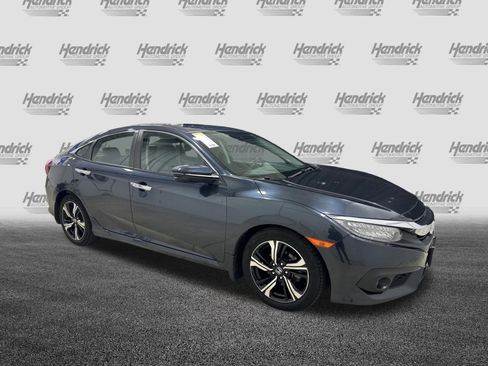 Used 2016 Honda Civic Touring image 2