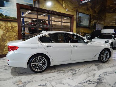 Used 2018 BMW 540i xDrive image 3