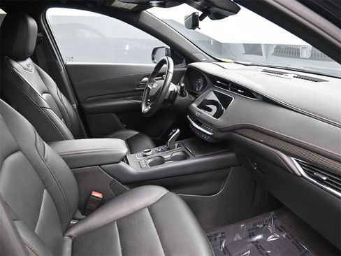 Certified 2023 Cadillac XT4 Sport image 4